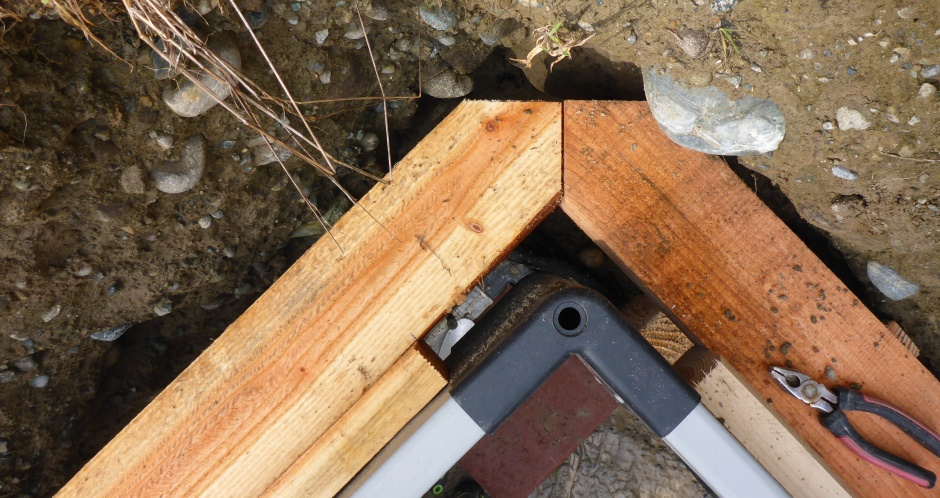 Outer Upper Form-A-Drain Corner Wood Angle