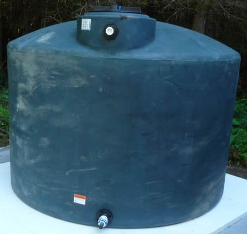 Water storage tank